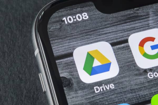 Cách tải video từ Google Drive về iPhone không cần mạng